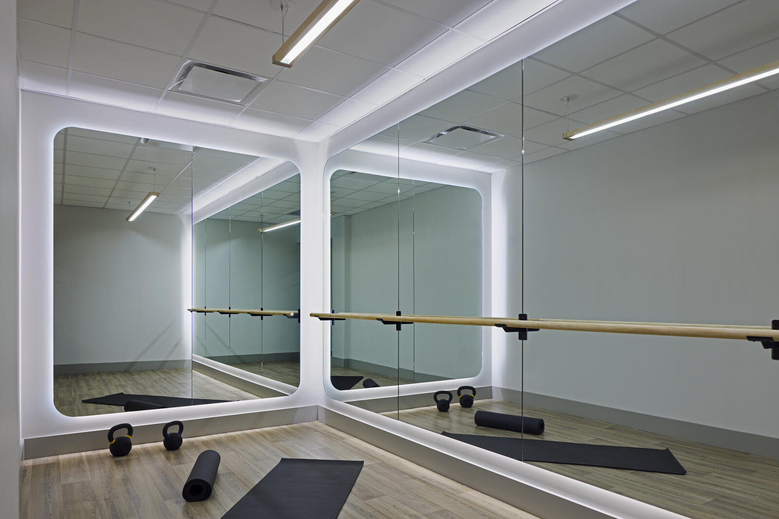 15 Bank, image 4 of 6