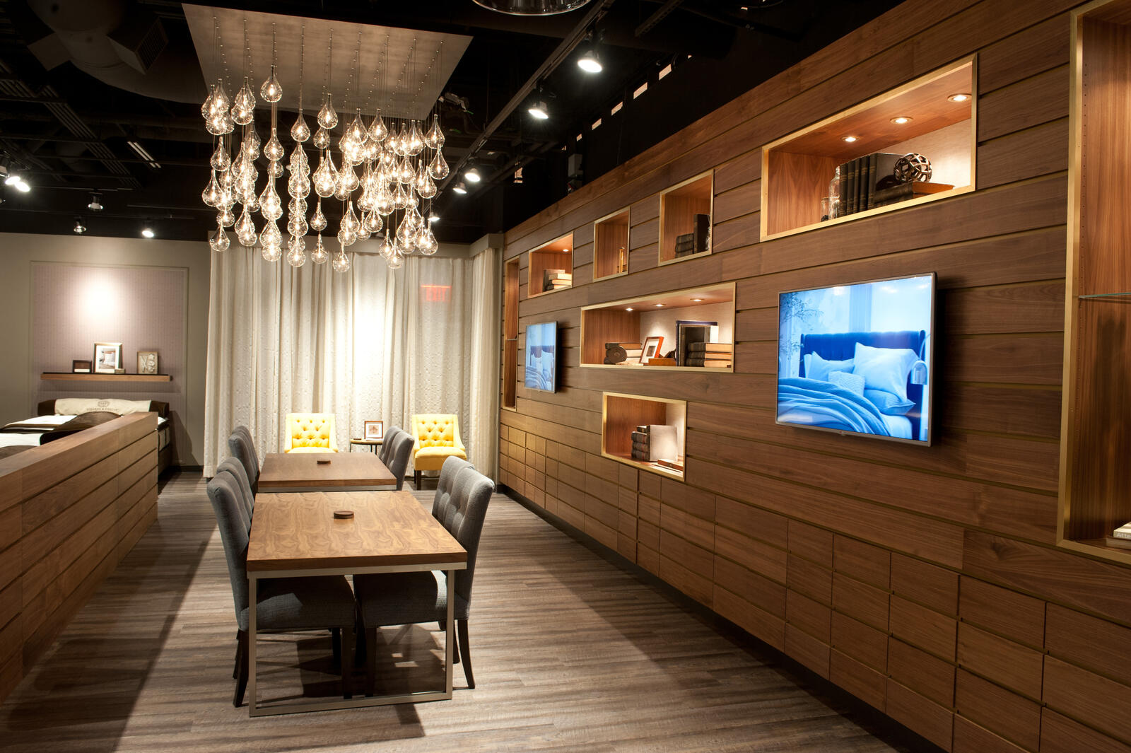 Stearns & Foster, image 3 of 3