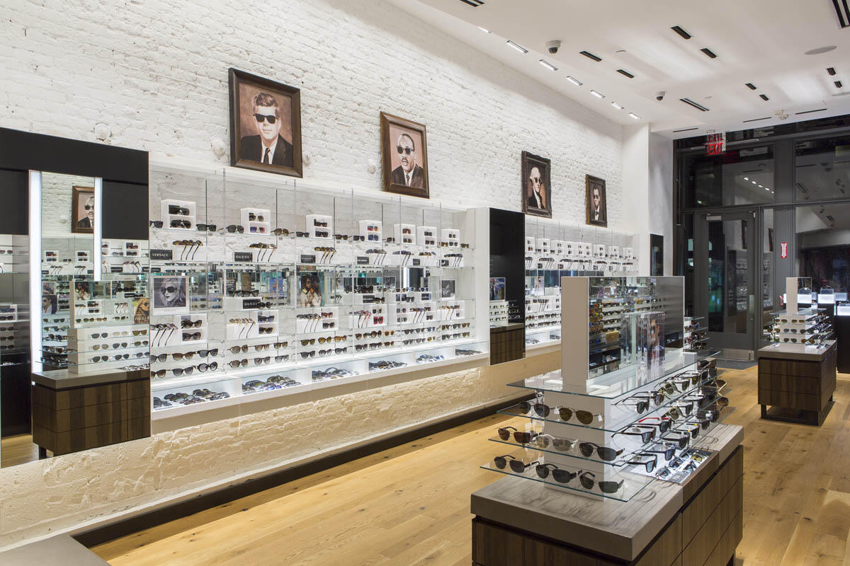 Sunglass Hut, image 4 of 4